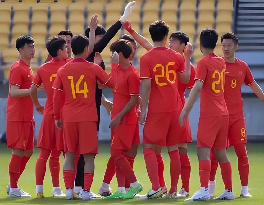 在线娱乐-意外！吾米提江为何刚加盟上港一个赛季，魏震就直接沦为板凳球员