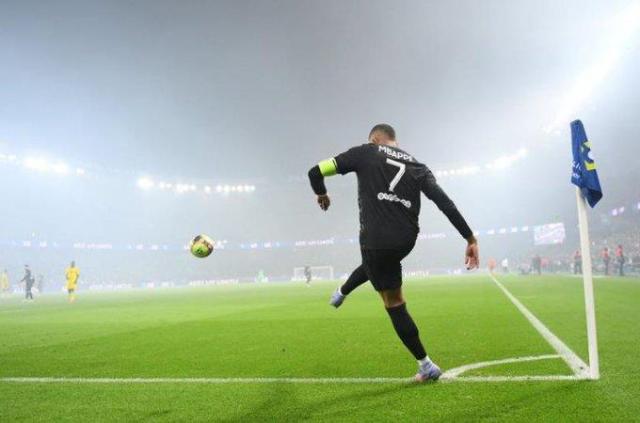 队长袖标加码续约收效?姆巴佩松口:去留都有可能