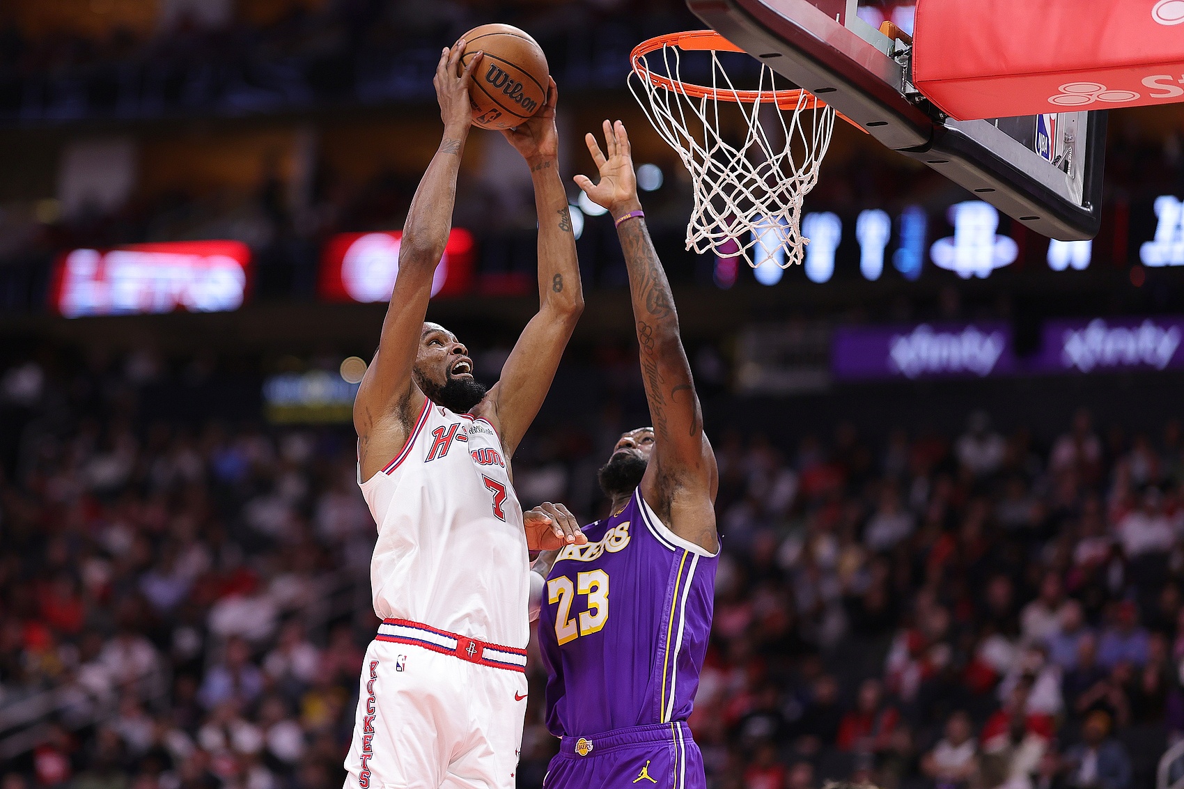 jiuyou账号注册-詹杜生涯季后赛交手10+且双双场均轰下30+ 历史独一对儿!